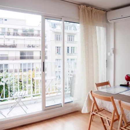 Nice Studio With Balcon Near The Bois De Boulogne Paris